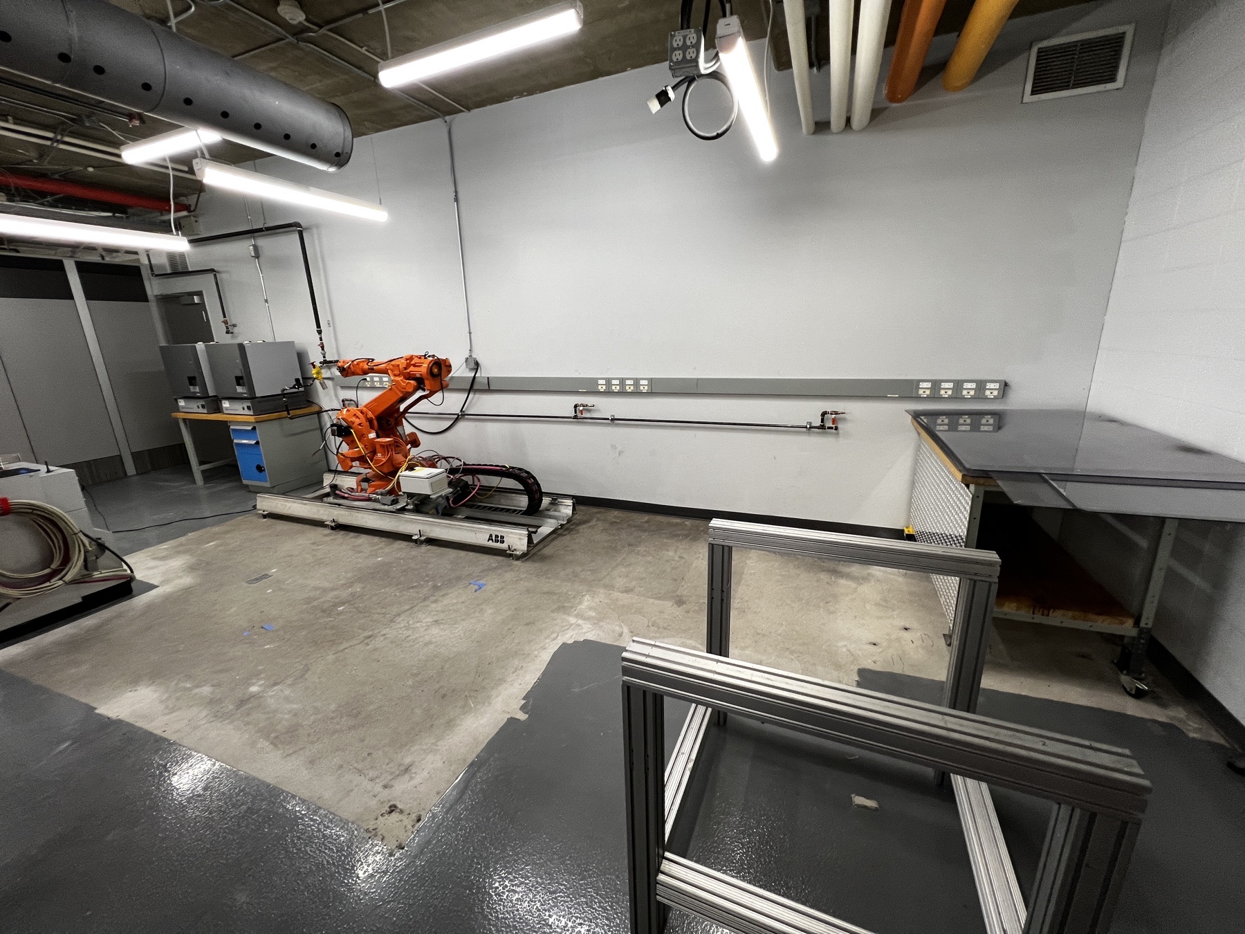 Robot work cell before 5S reset